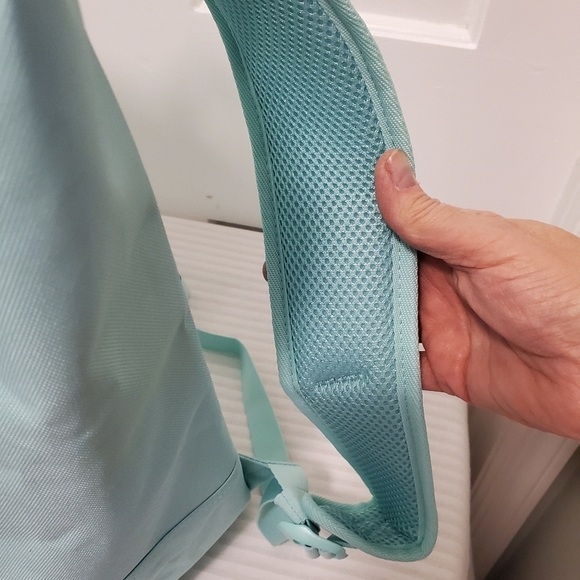 NWT Herschel Supply Co. IONA Backpack Blue Tint in Color, Versatile Great bag - Picture 3 of 9